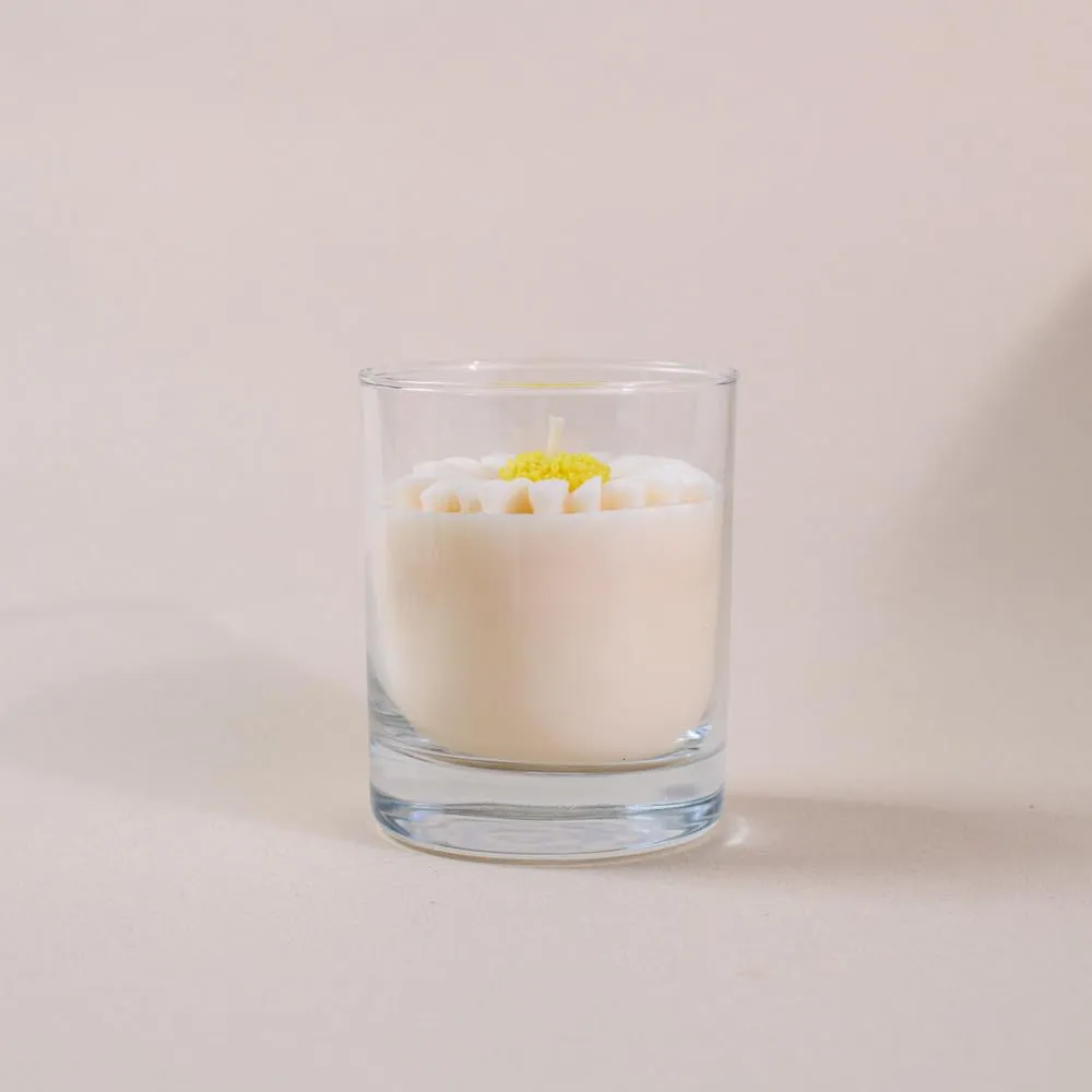 Amaraa Fragrances Daisy Delight Premium Scented CandleCandle Jar Candle || Fragrance Candle || Soy Wax Aromatherapy Candle, Aesthetic Room Decor (Musk)