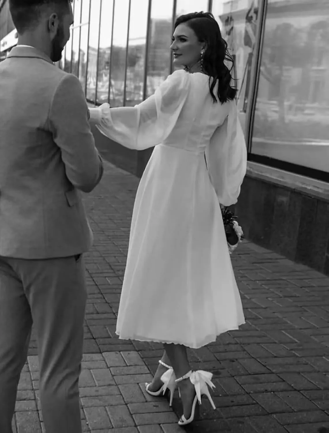 Chiffon Long Sleeves Bridesmaid Dresses A Line Tea Lengh Formal Evening Gowns V Neck Wedding Guest Dress for Women