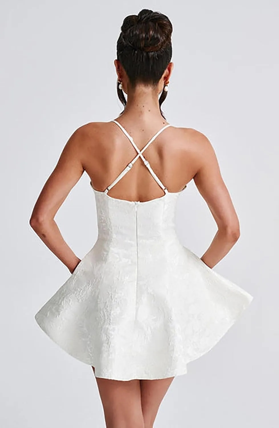Embroidery Satin Short Homecoming Dress for Teens Halter V Neck Prom Dress A Line Mini Party Cocktial Gowns