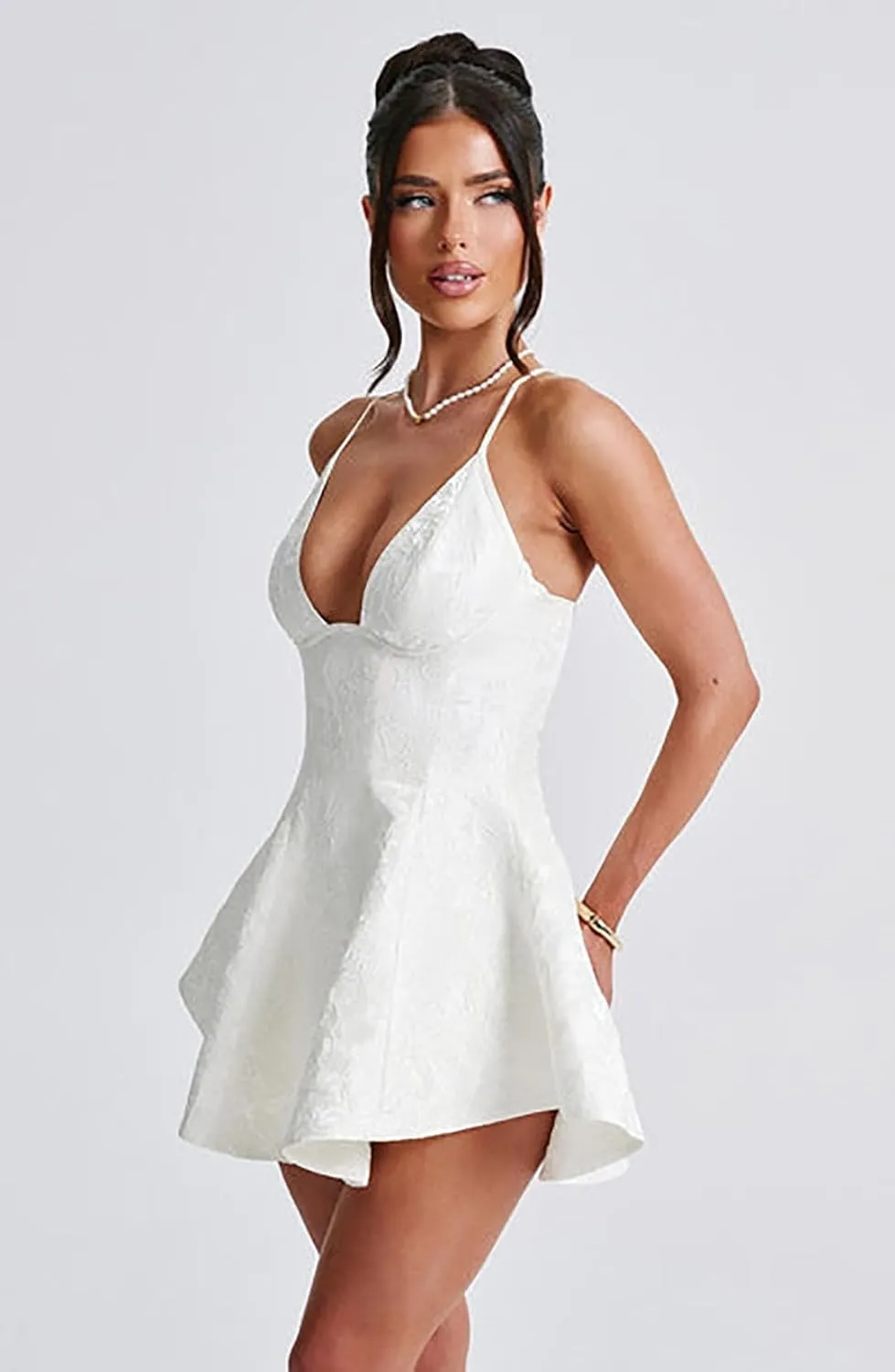 Embroidery Satin Short Homecoming Dress for Teens Halter V Neck Prom Dress A Line Mini Party Cocktial Gowns