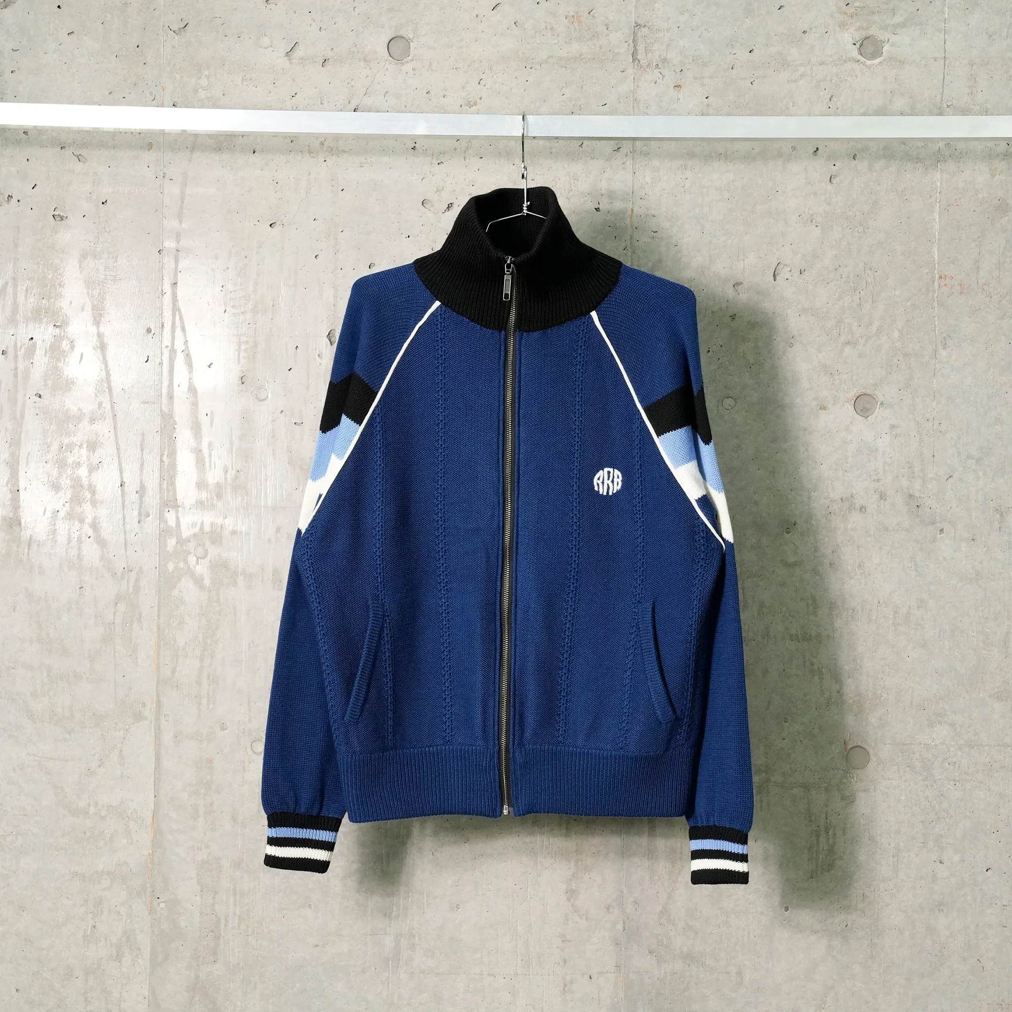 KNITTED TRACK JACKET / NAVY