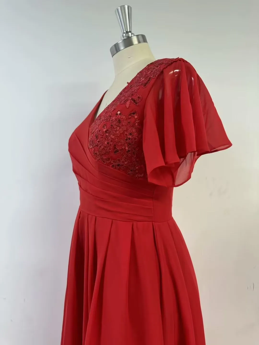 Tea Length Chiffon Mother of Bride Dress with Short Sleeves V-Neck Lace Applique Mother of Groom Dresses