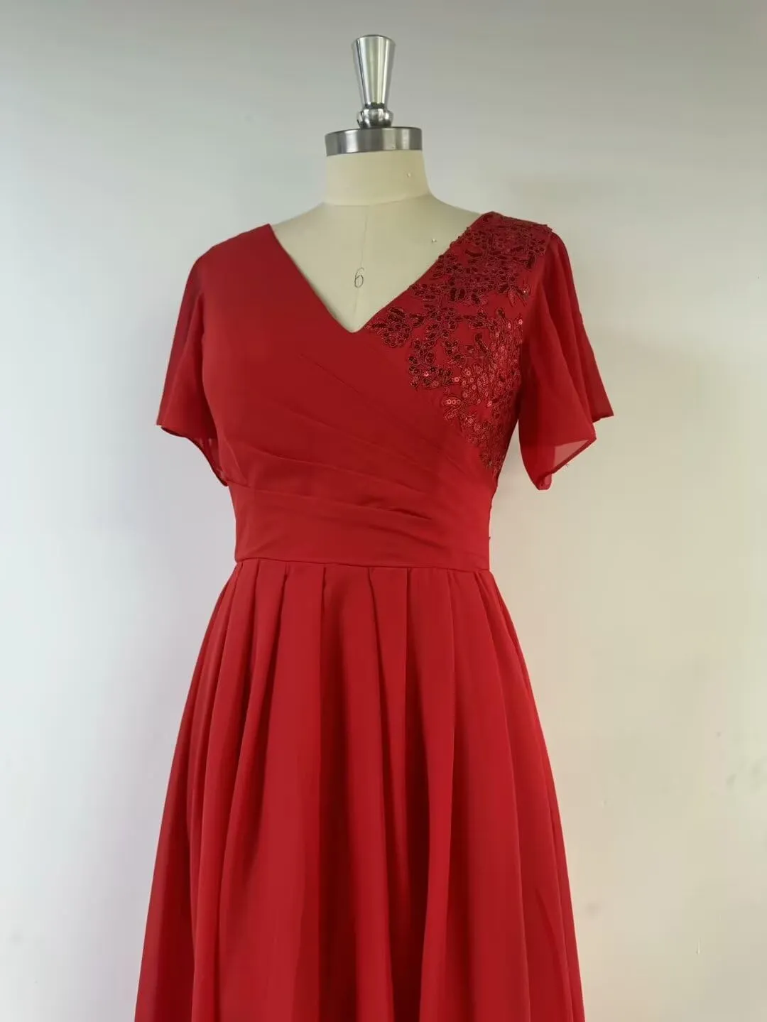 Tea Length Chiffon Mother of Bride Dress with Short Sleeves V-Neck Lace Applique Mother of Groom Dresses