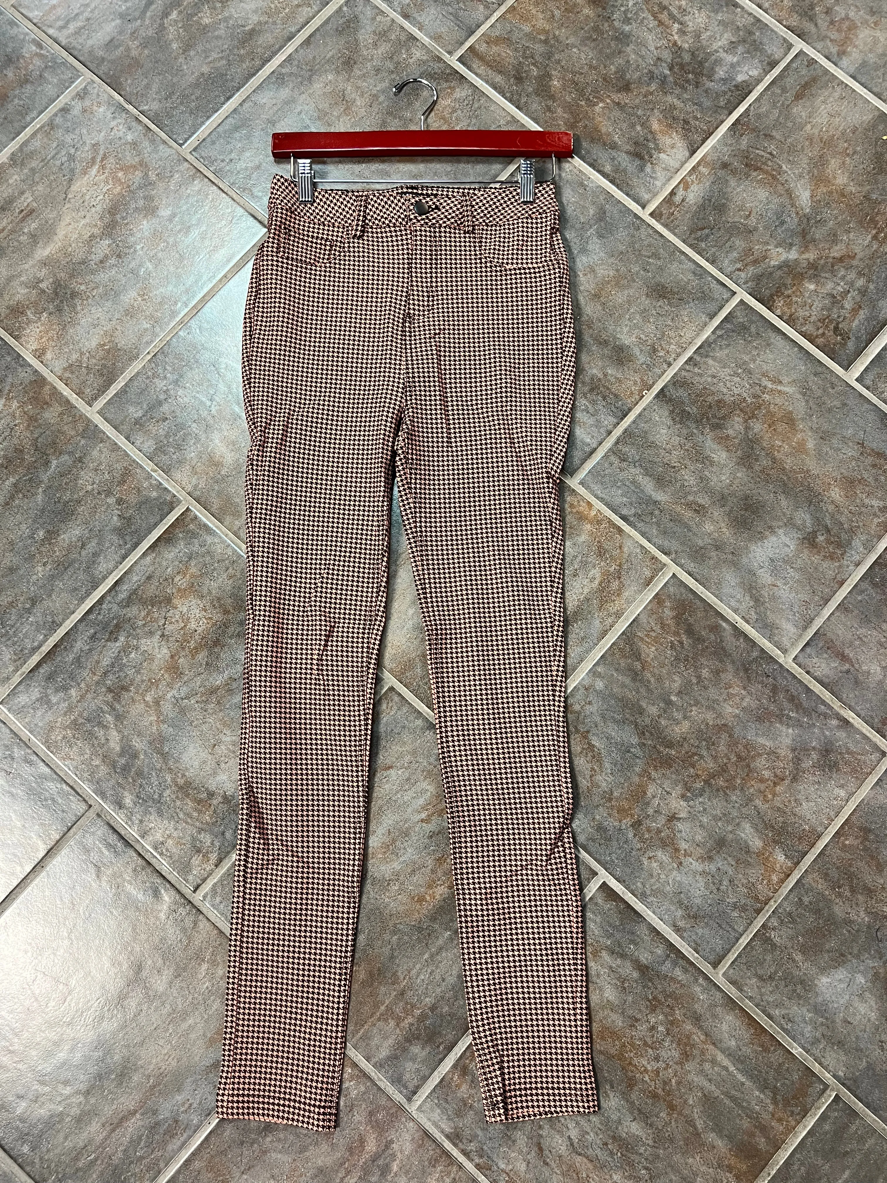 The LARISSA Houndstooth Pants (Mocha)