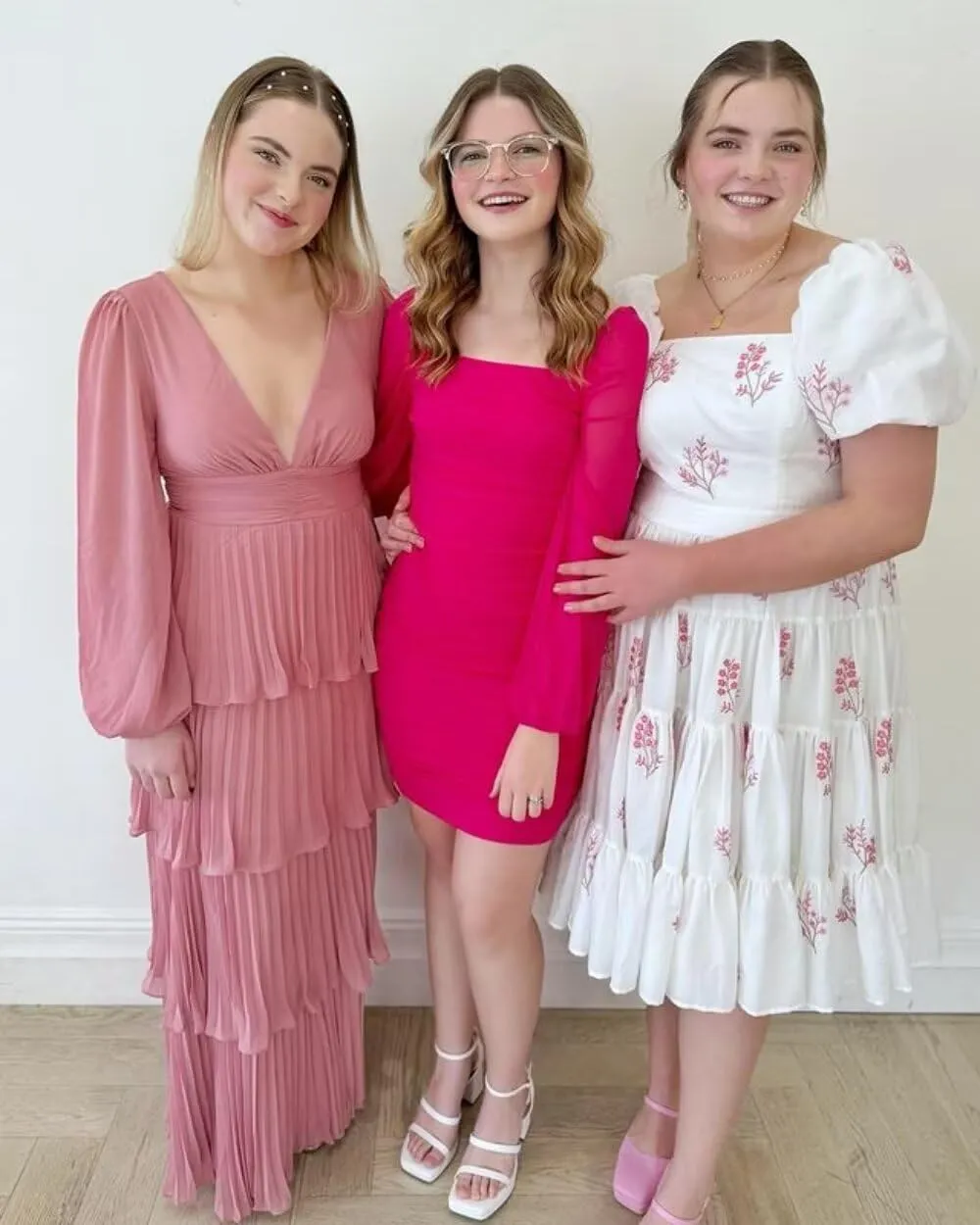 V Neck Long Sleeve Bridesmaid Dresses Ruffle Tiered Chiffon Formal Evening Dress with Slit