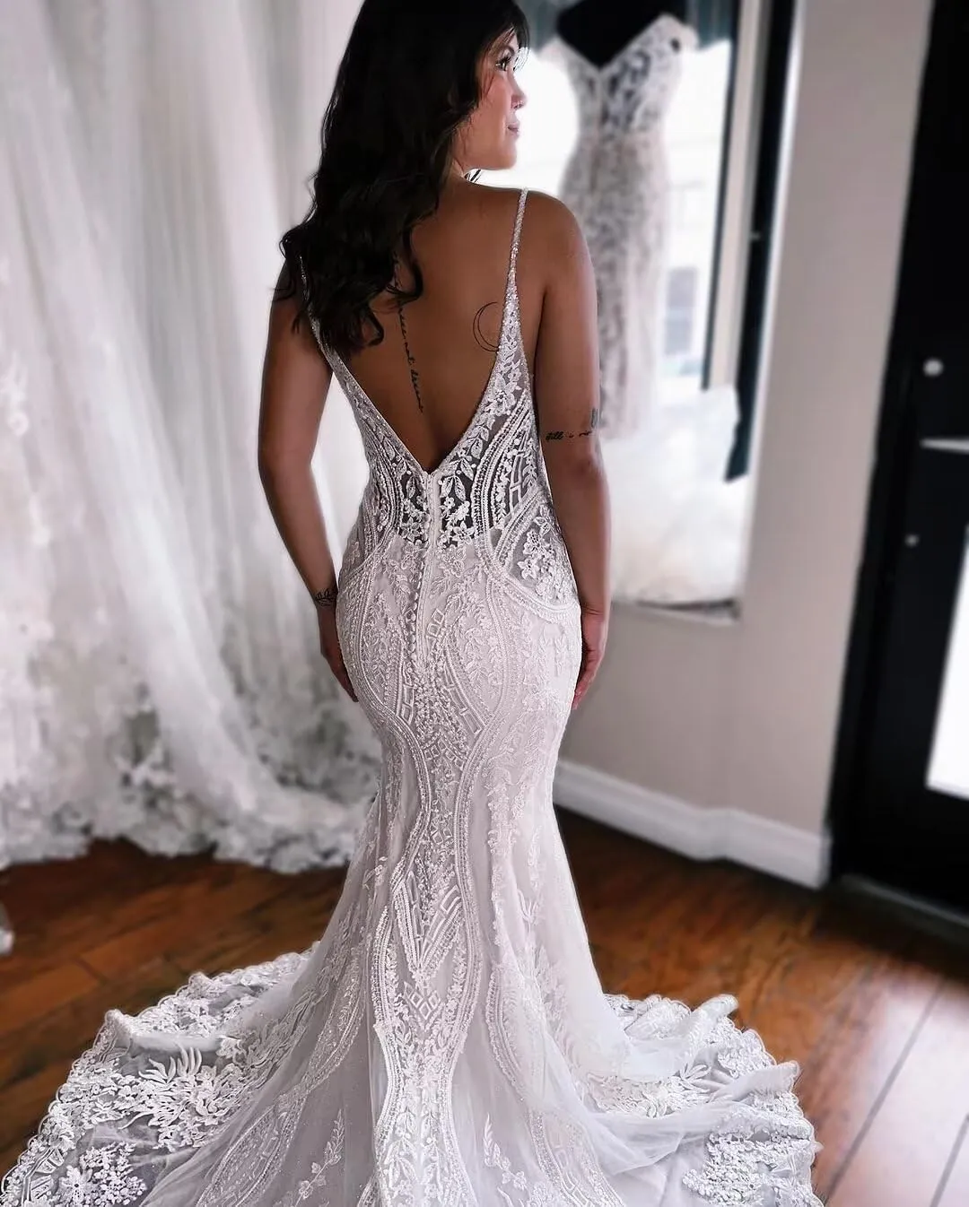 Women's V Neck Lace Applique Spaghetti Strap Wedding Dresses for Bride 2025 Beach Boho Bridal Gowns PU083