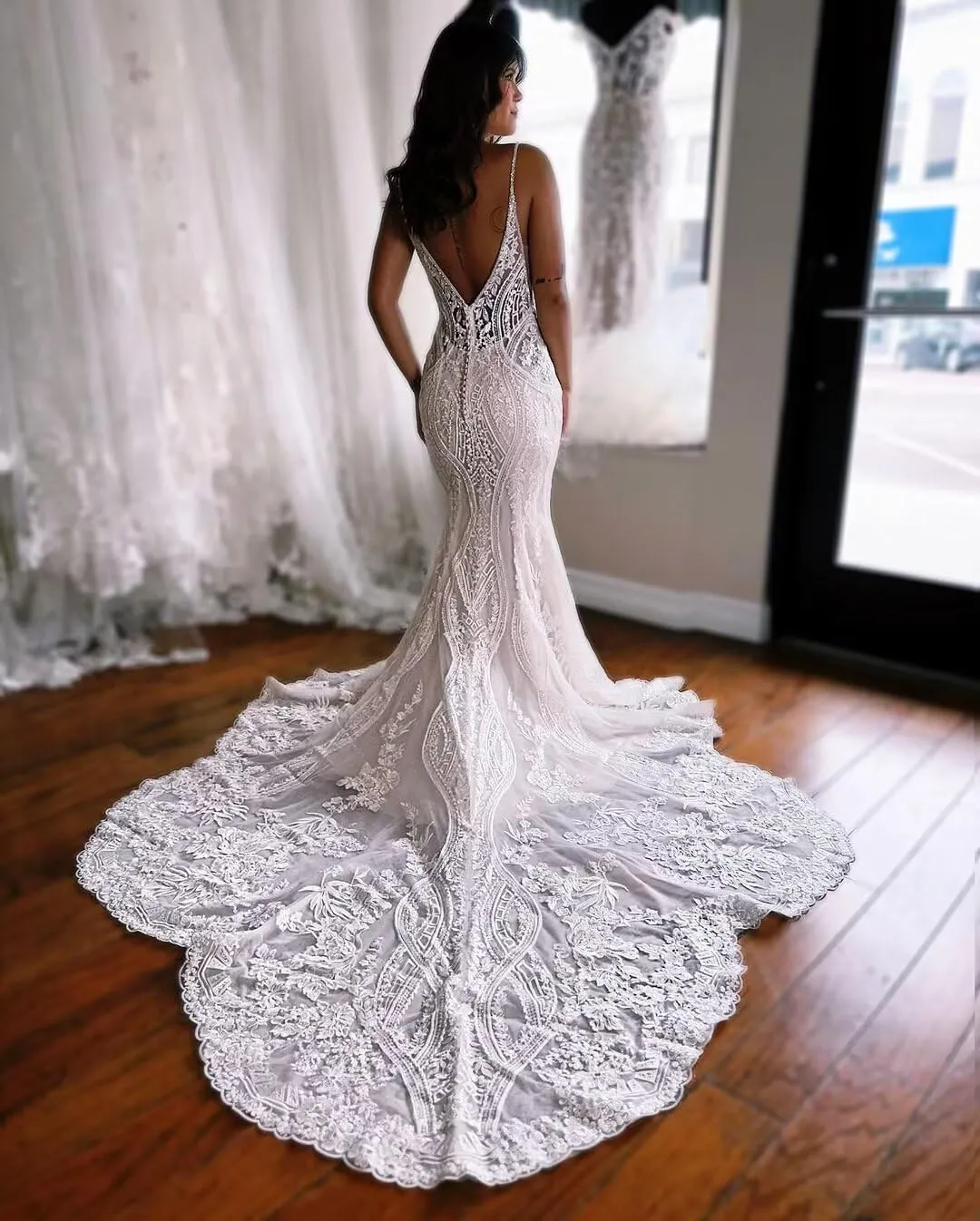 Women's V Neck Lace Applique Spaghetti Strap Wedding Dresses for Bride 2025 Beach Boho Bridal Gowns PU083