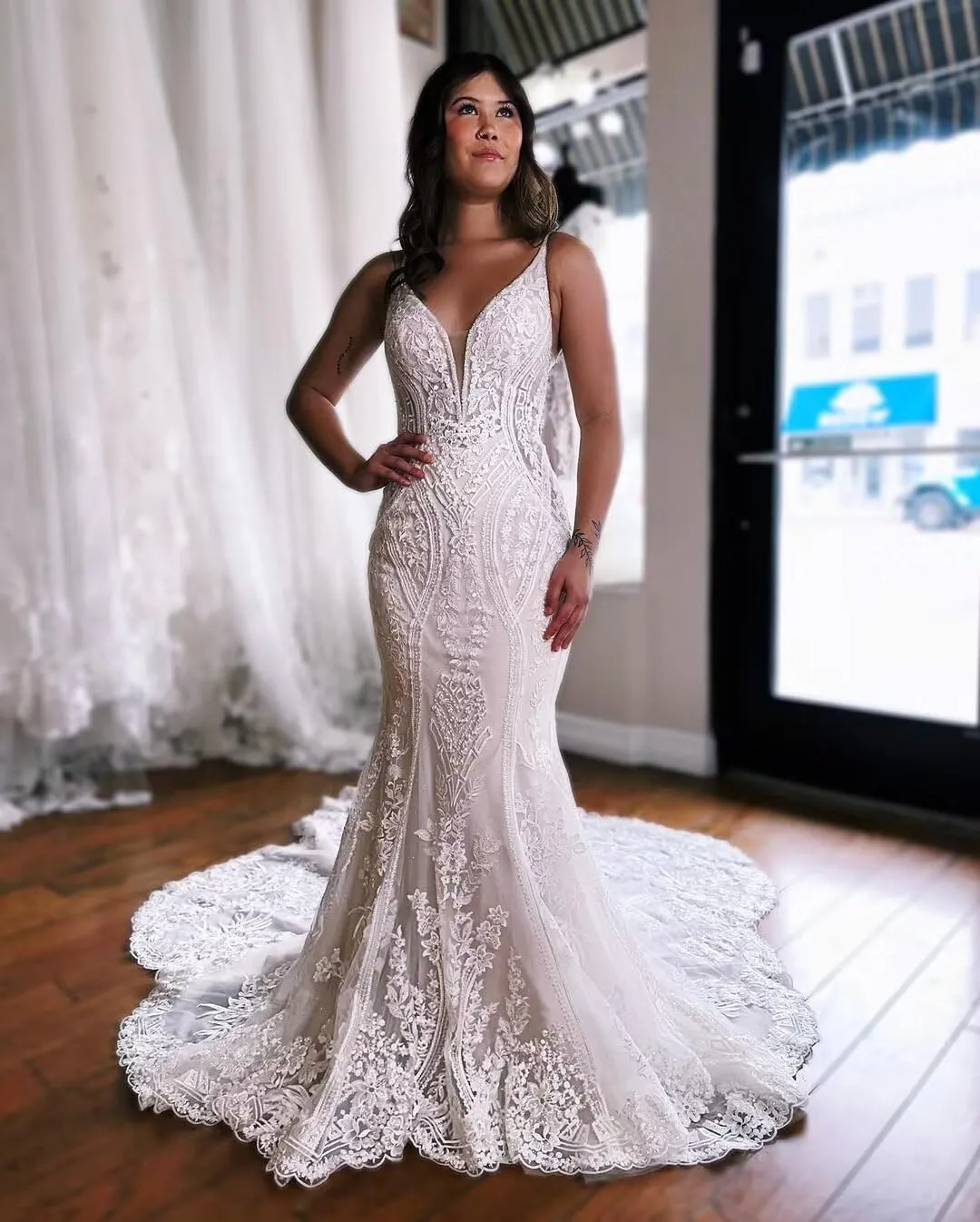 Women's V Neck Lace Applique Spaghetti Strap Wedding Dresses for Bride 2025 Beach Boho Bridal Gowns PU083