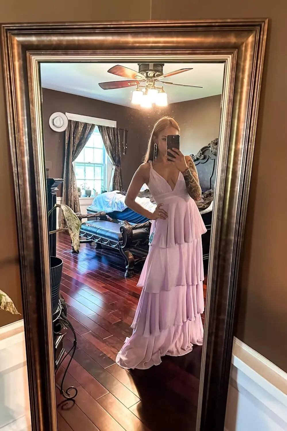 Women's V Neck Tiered Skirt Bridesmaid Dresses 2025 Long Backless Chffon Formal Evening Party Dresses HO052